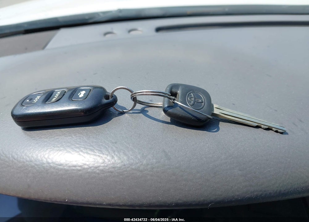 2003 TOYOTA CAMRY LE VIN: 4T1BE30K23U249700