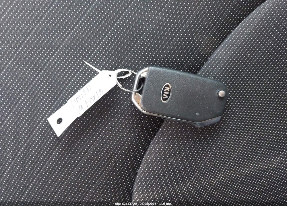 2019 KIA FORTE S VIN: 3KPF34AD2KE114389