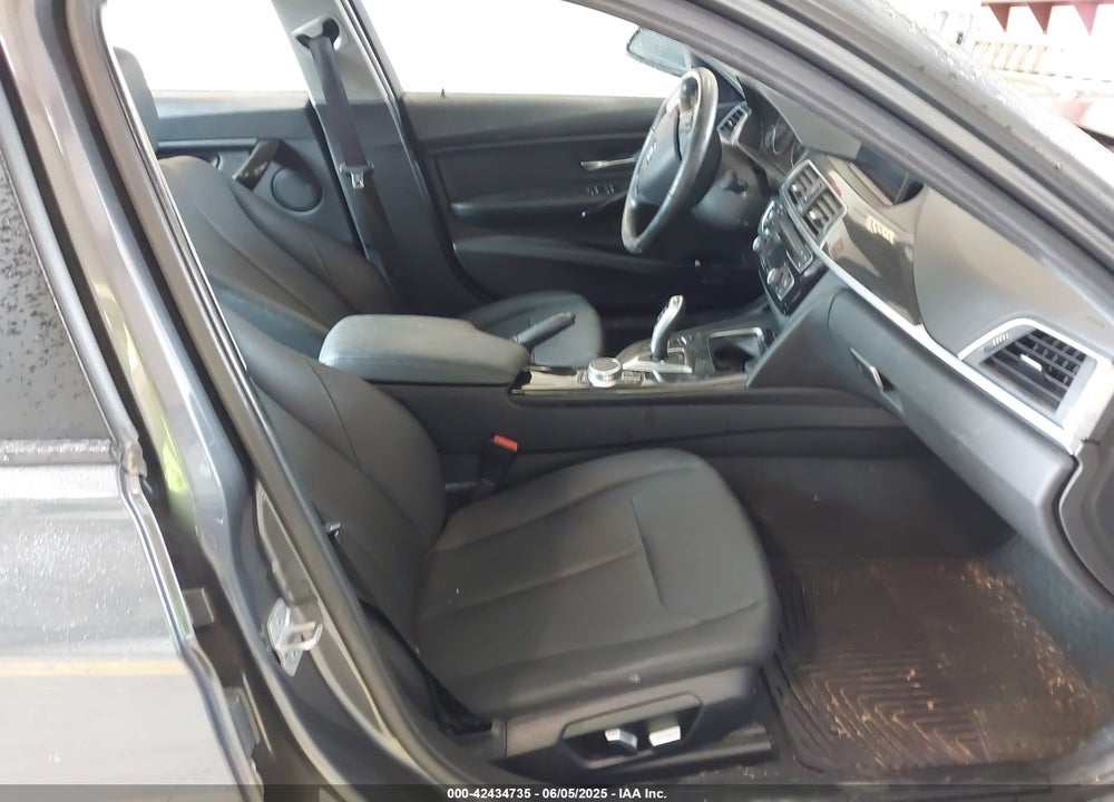 2017 BMW 3 SERIES VIN: WBA8E5G39HNU45088