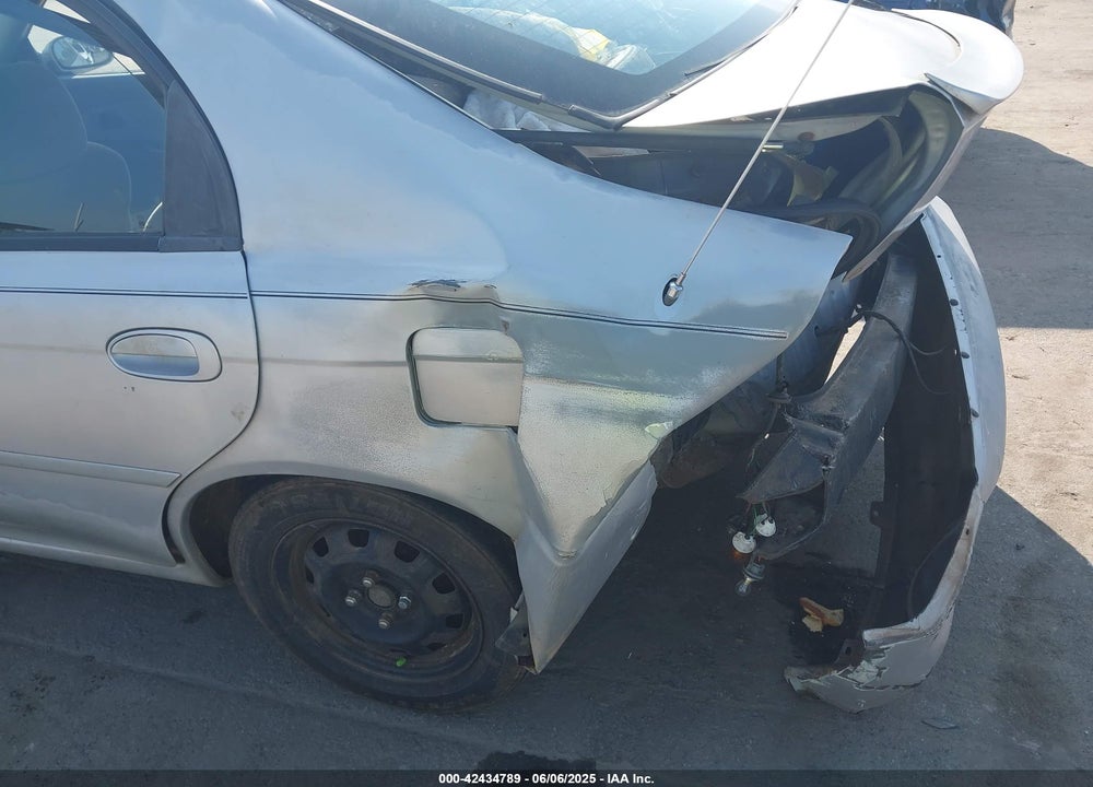 2001 KIA SPECTRA VIN: KNAFB161615018837