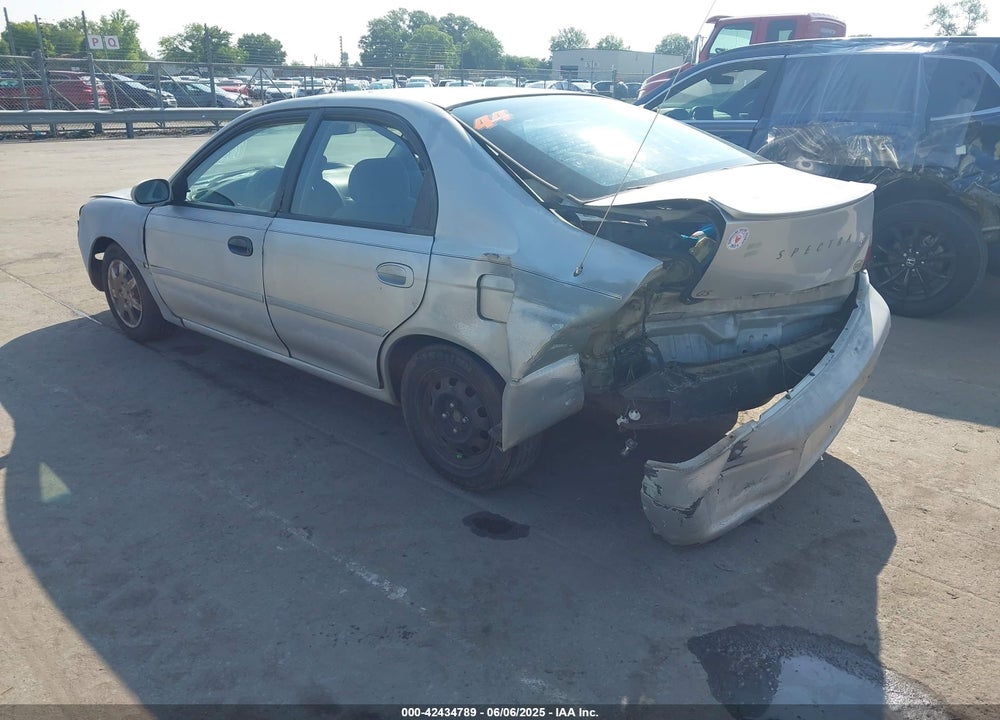 2001 KIA SPECTRA VIN: KNAFB161615018837