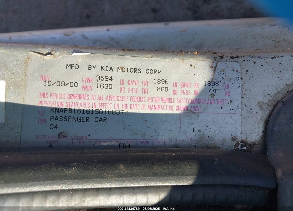2001 KIA SPECTRA VIN: KNAFB161615018837
