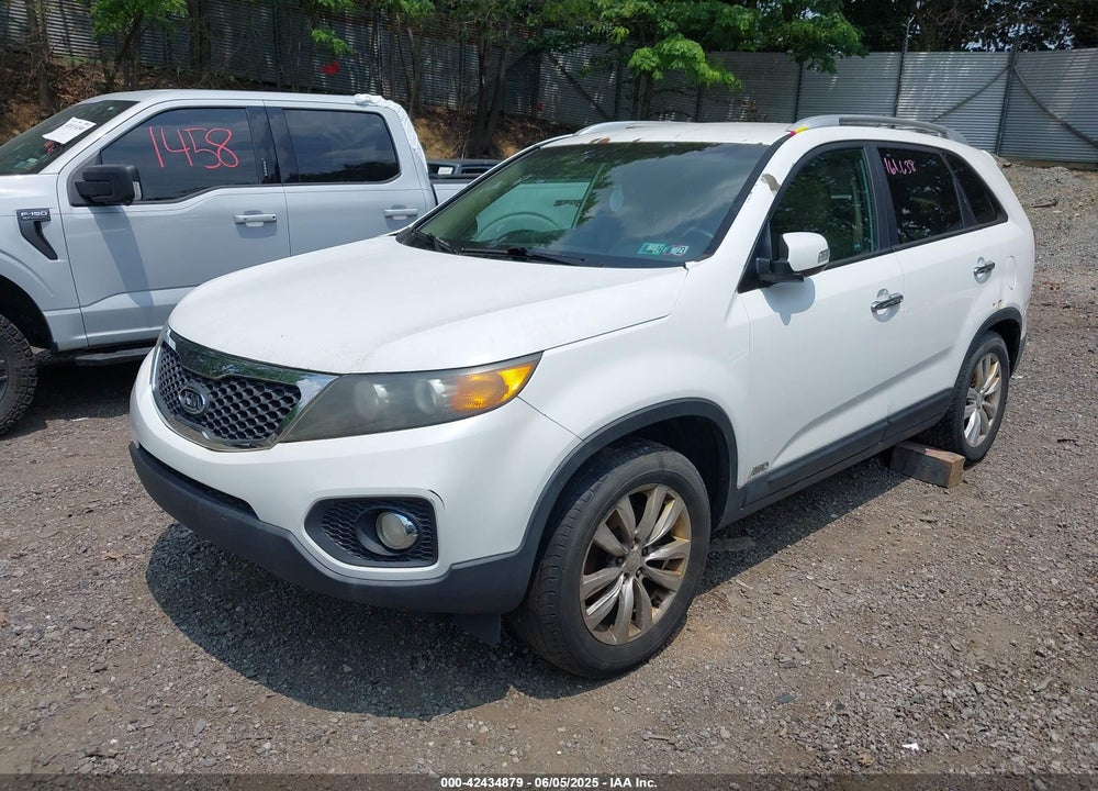 2011 KIA SORENTO EX VIN: 5XYKUCA10BG003127
