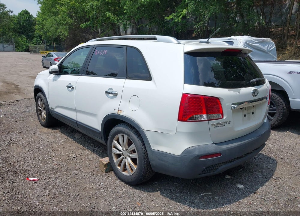 2011 KIA SORENTO EX VIN: 5XYKUCA10BG003127
