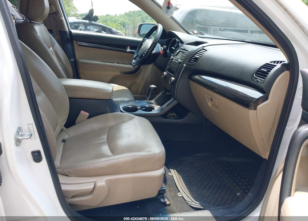 2011 KIA SORENTO EX VIN: 5XYKUCA10BG003127