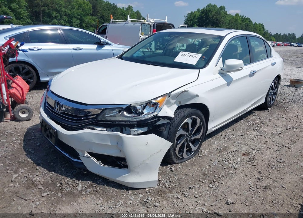 2016 HONDA ACCORD VIN: 1HGCR2F83GA112616