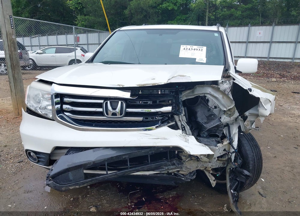 2015 HONDA PILOT TOURING VIN: 5FNYF4H91FB053621