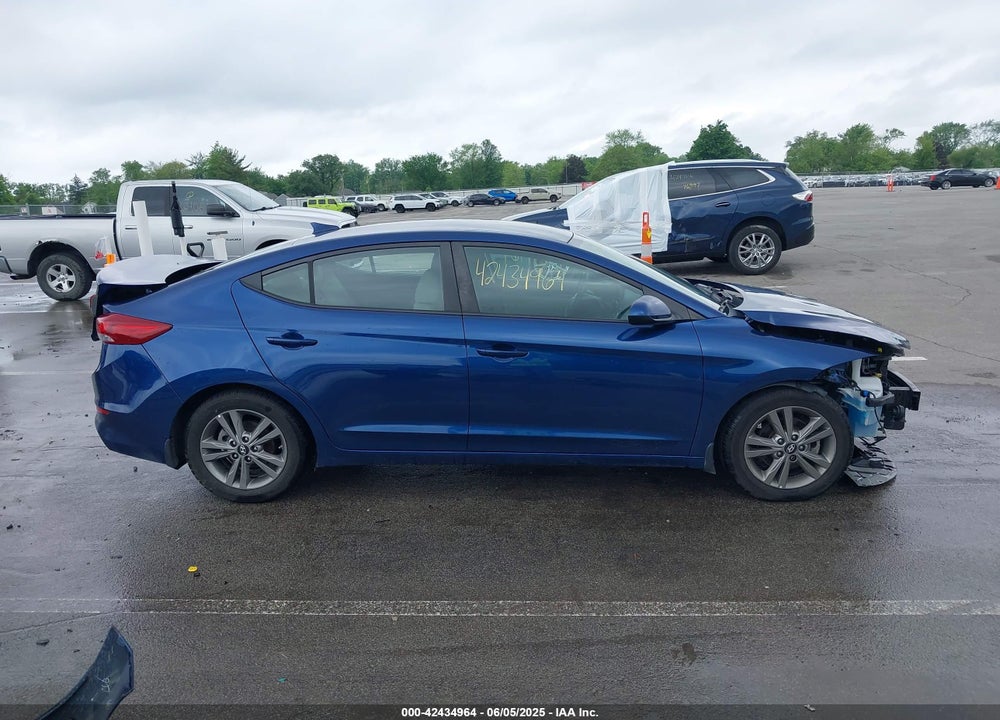 2018 HYUNDAI ELANTRA VIN: 5NPD84LFXJH330542