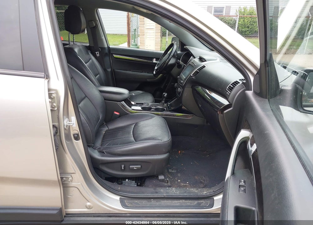 2014 KIA SORENTO VIN: 5XYKTDA62EG467884