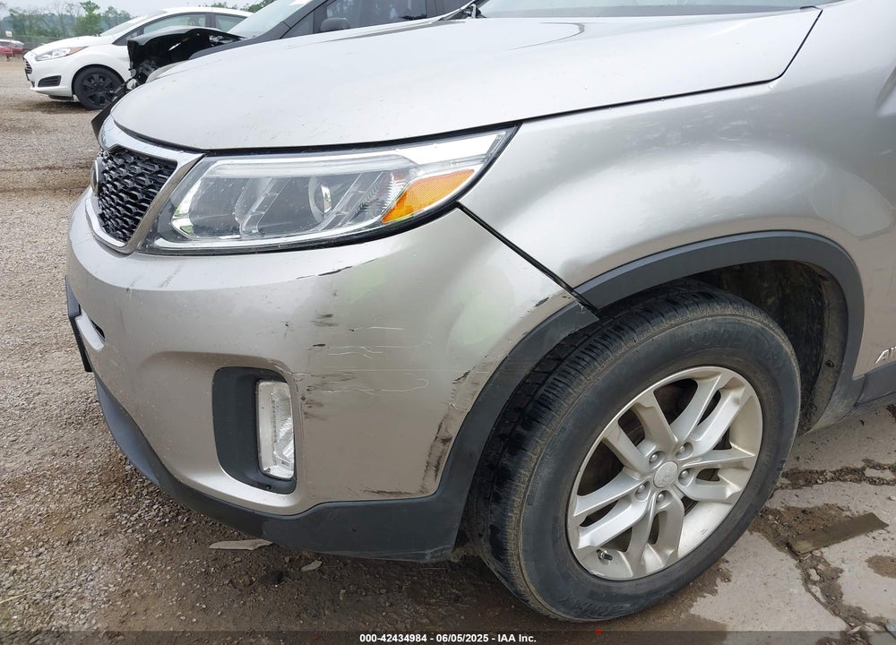 2014 KIA SORENTO VIN: 5XYKTDA62EG467884