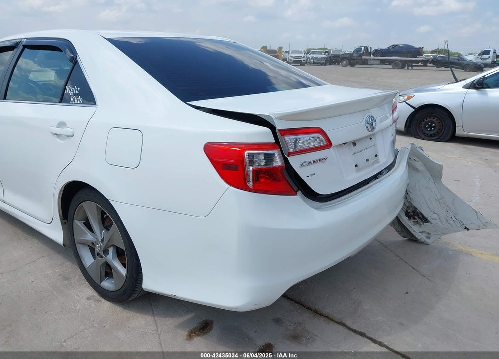 2014 TOYOTA CAMRY SE SPORT VIN: 4T1BF1FK4EU462613