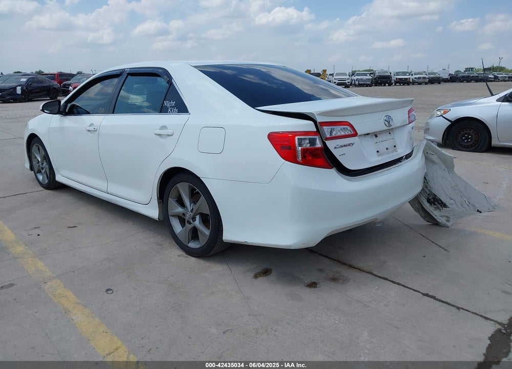 2014 TOYOTA CAMRY SE SPORT VIN: 4T1BF1FK4EU462613