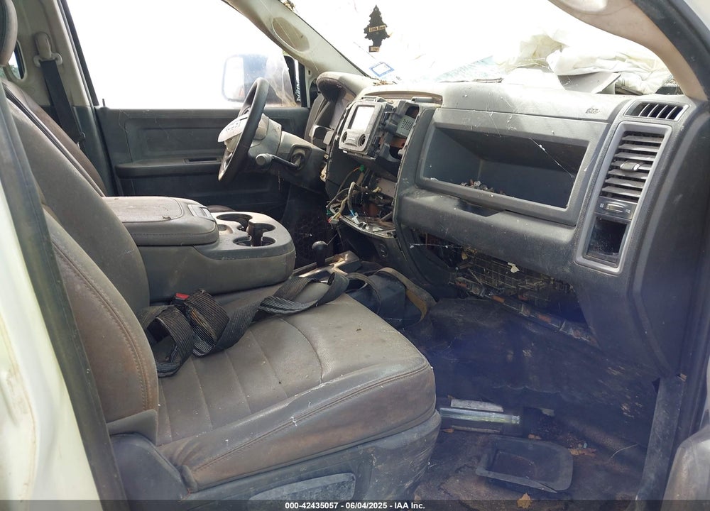 2014 RAM 3500 CHASSIS TRADESMAN/SLT/LAIE VIN: 3C7WRTCL7EG301829