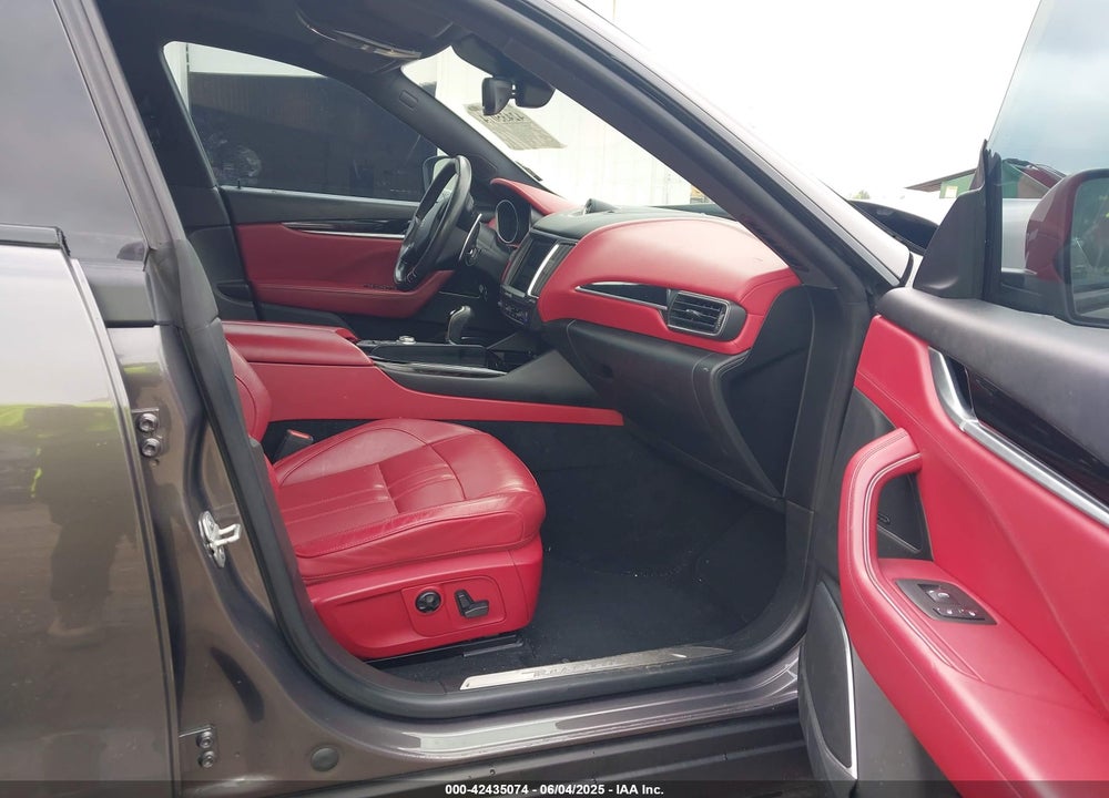 2017 MASERATI LEVANTE VIN: ZN661XUS0HX239609