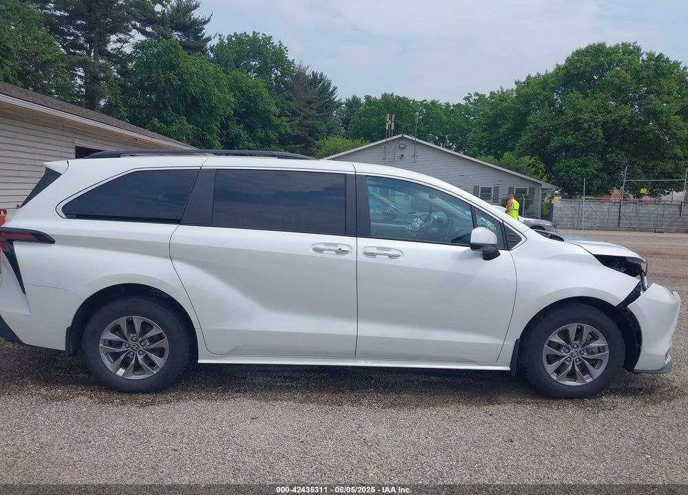 2023 TOYOTA SIENNA XLE VIN: 5TDYSKFC1PS078997