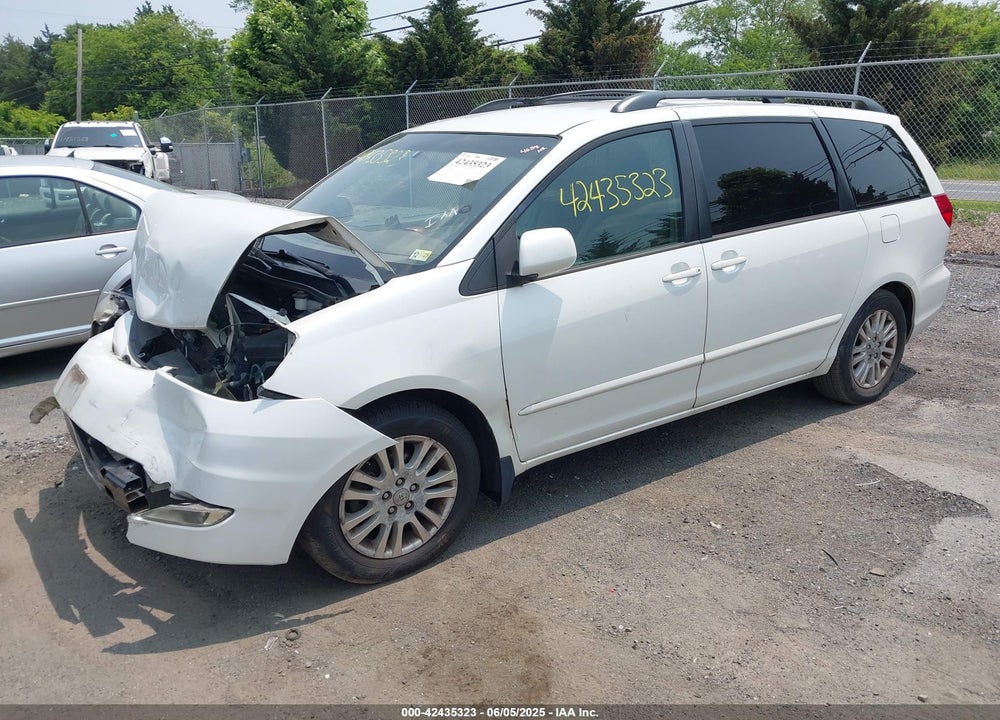 2010 TOYOTA SIENNA XLE VIN: 5TDYK4CCXAS329295