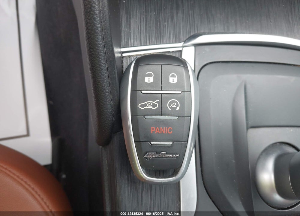 2019 ALFA ROMEO GIULIA VIN: ZARFANAN1K7598906