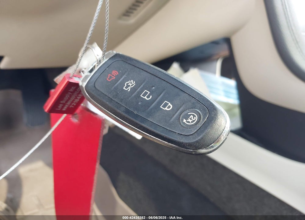 2019 LINCOLN MKT RESERVE VIN: 2LMHJ5ATXKBL01446