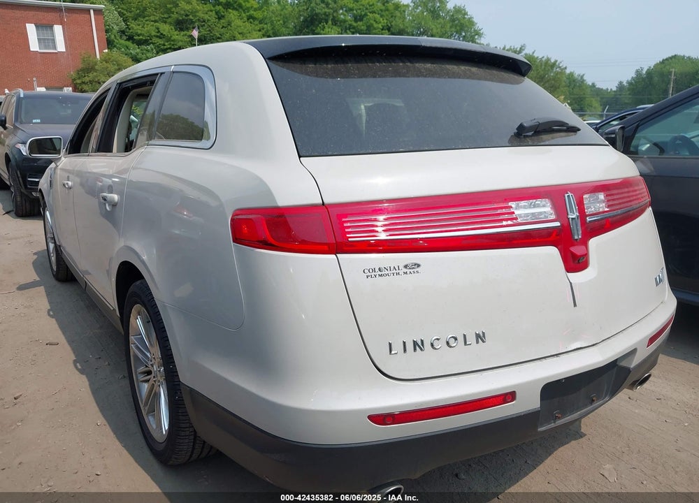 2019 LINCOLN MKT RESERVE VIN: 2LMHJ5ATXKBL01446