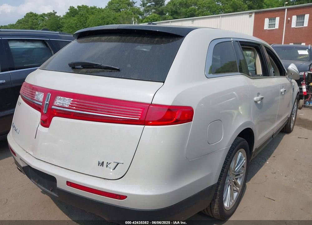 2019 LINCOLN MKT RESERVE VIN: 2LMHJ5ATXKBL01446