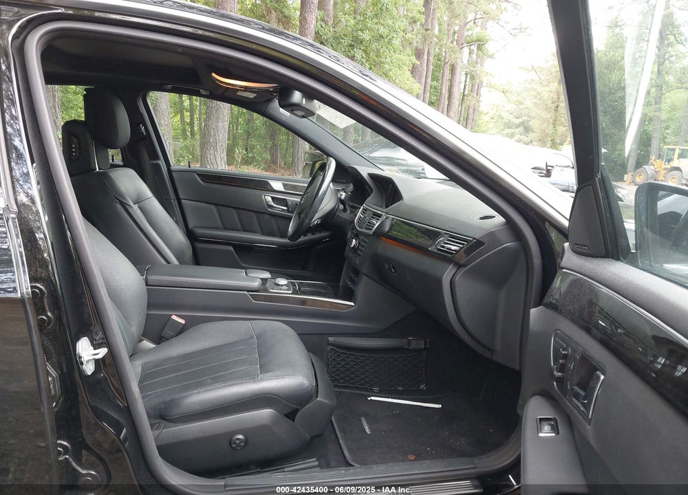 2010 MERCEDES-BENZ E 550 VIN: WDDHF9AB0AA125460