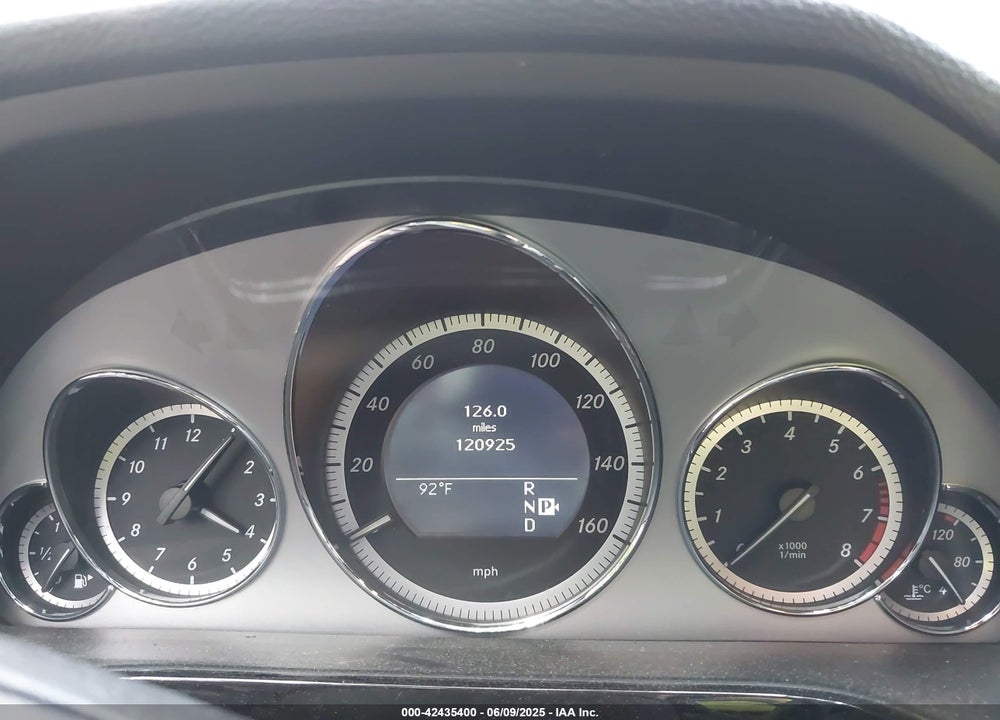 2010 MERCEDES-BENZ E 550 VIN: WDDHF9AB0AA125460