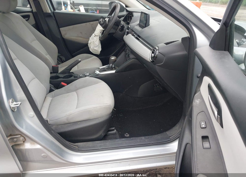2020 TOYOTA YARIS VIN: 3MYDLBYV9LY716573