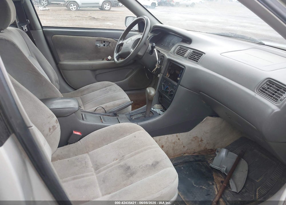 2001 TOYOTA CAMRY CE VIN: 4T1BG22K01U105416