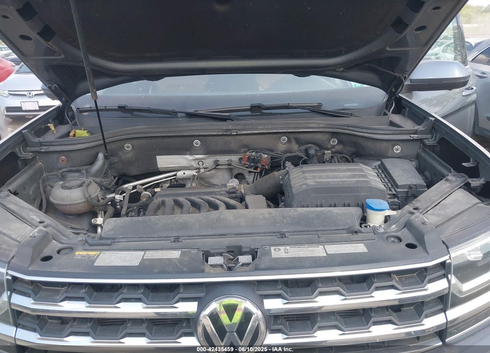 2019 VOLKSWAGEN ATLAS VIN: 1V2NR2CA8KC568556