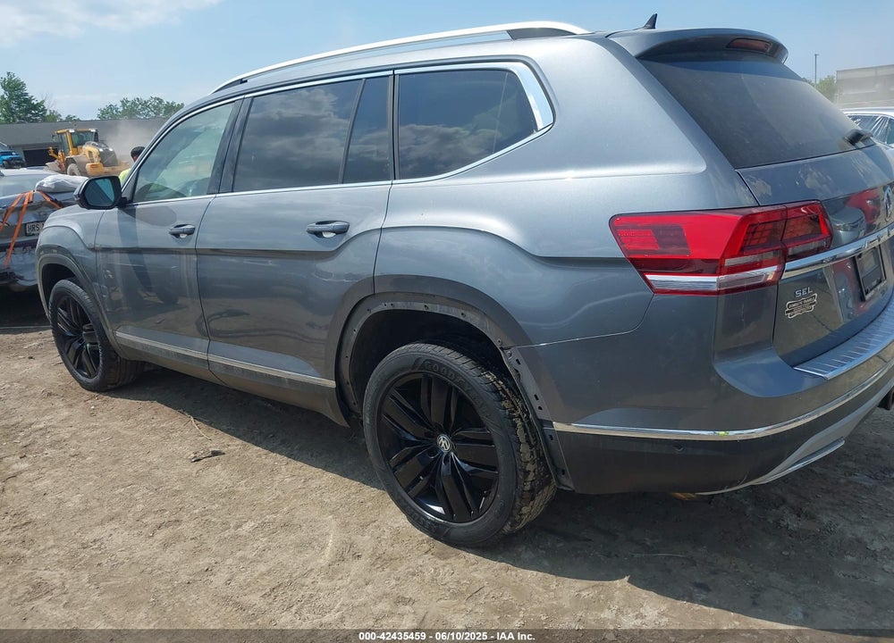 2019 VOLKSWAGEN ATLAS VIN: 1V2NR2CA8KC568556