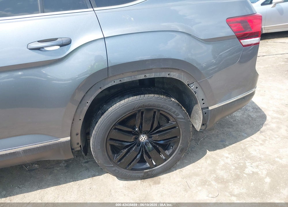 2019 VOLKSWAGEN ATLAS VIN: 1V2NR2CA8KC568556