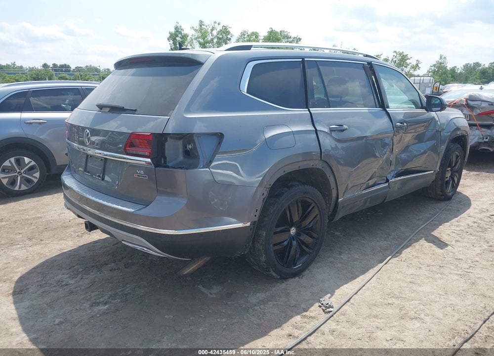2019 VOLKSWAGEN ATLAS VIN: 1V2NR2CA8KC568556