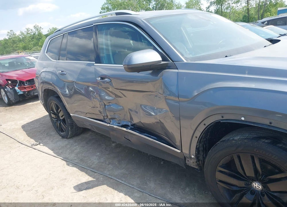 2019 VOLKSWAGEN ATLAS VIN: 1V2NR2CA8KC568556