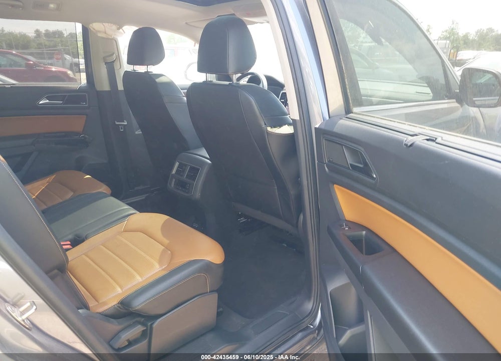 2019 VOLKSWAGEN ATLAS VIN: 1V2NR2CA8KC568556