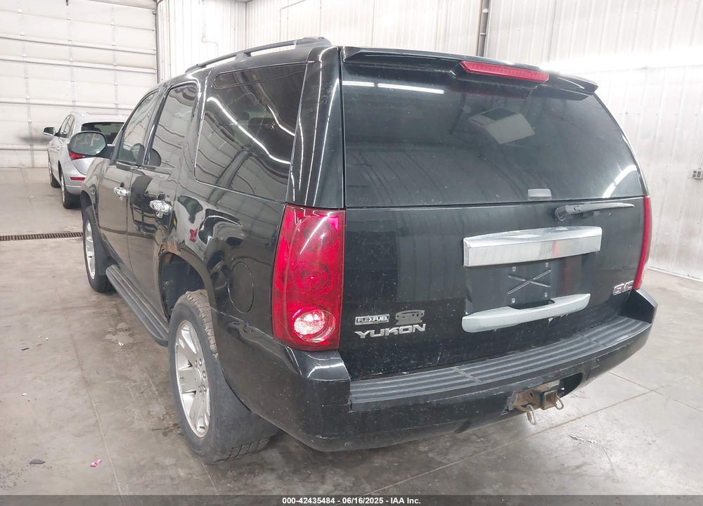 2007 GMC YUKON SLE VIN: 1GKFK13077J317384
