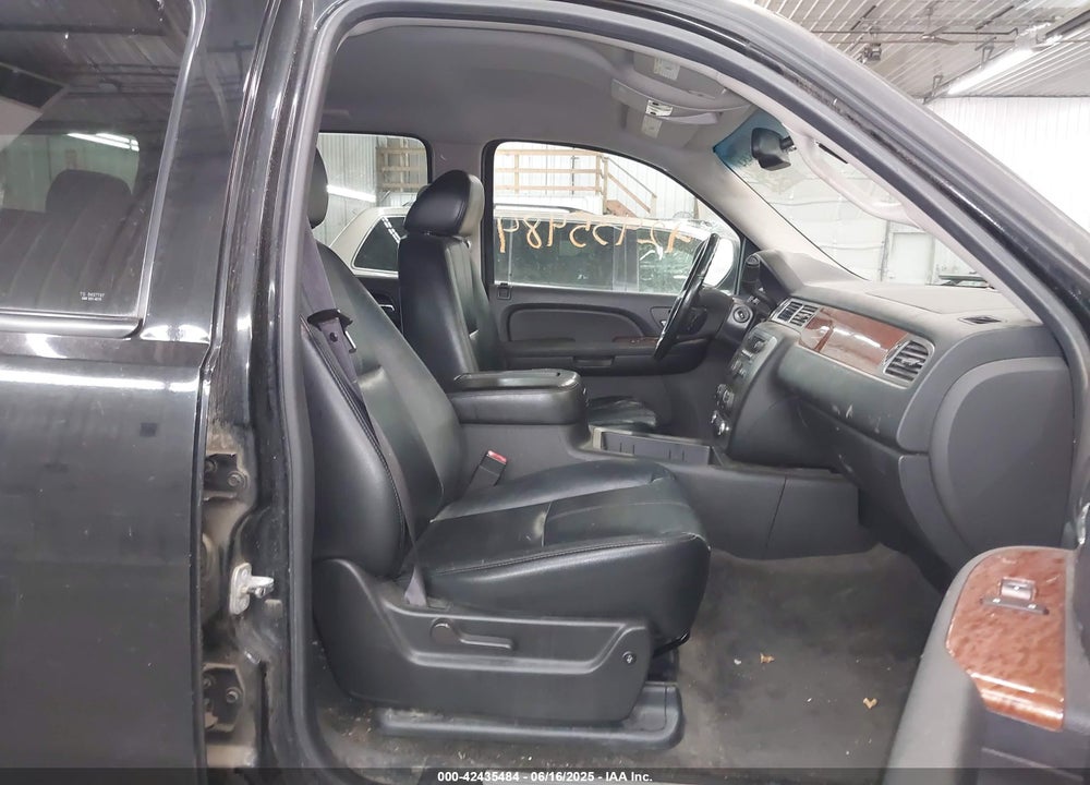 2007 GMC YUKON SLE VIN: 1GKFK13077J317384