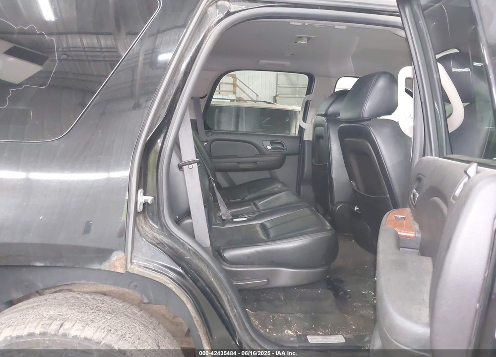 2007 GMC YUKON SLE VIN: 1GKFK13077J317384