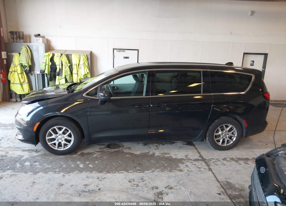 2017 CHRYSLER PACIFICA TOURING VIN: 2C4RC1DG6HR609655