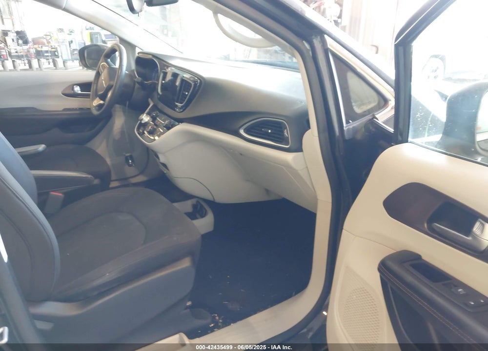 2017 CHRYSLER PACIFICA TOURING VIN: 2C4RC1DG6HR609655