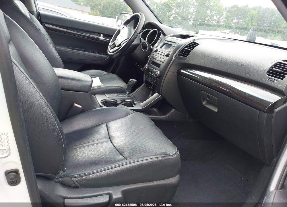2011 KIA SORENTO VIN: 5XYKU3A16BG092475