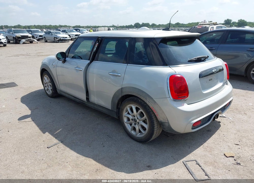 2015 MINI COOPER VIN: WMWXU3C53F2B66523
