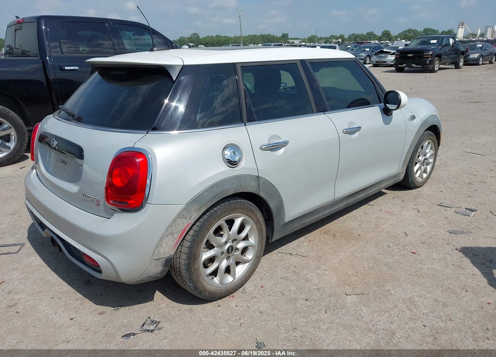 2015 MINI COOPER VIN: WMWXU3C53F2B66523