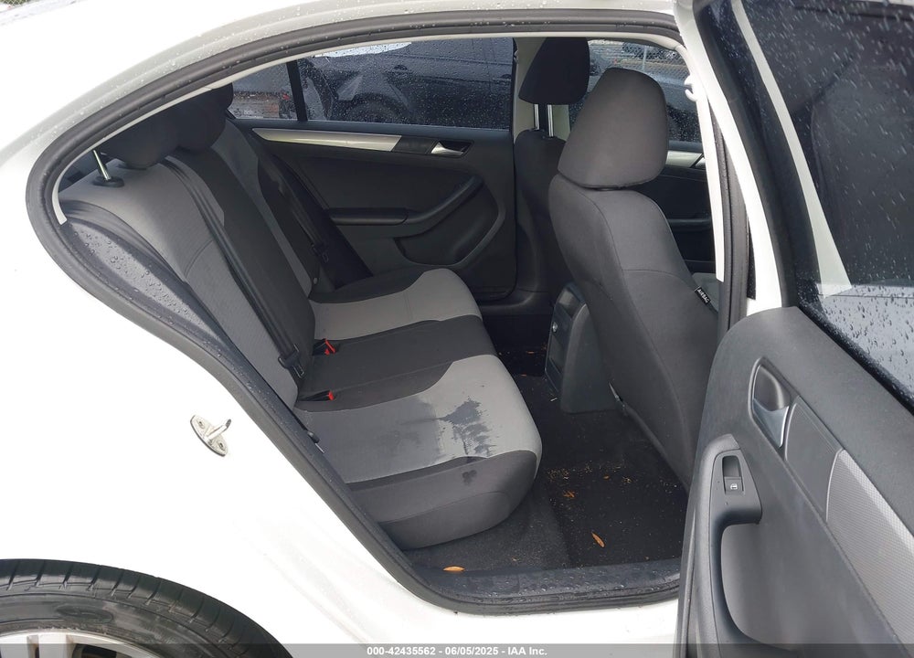 2017 VOLKSWAGEN JETTA 1.4T S VIN: 3VW2B7AJ5HM270396