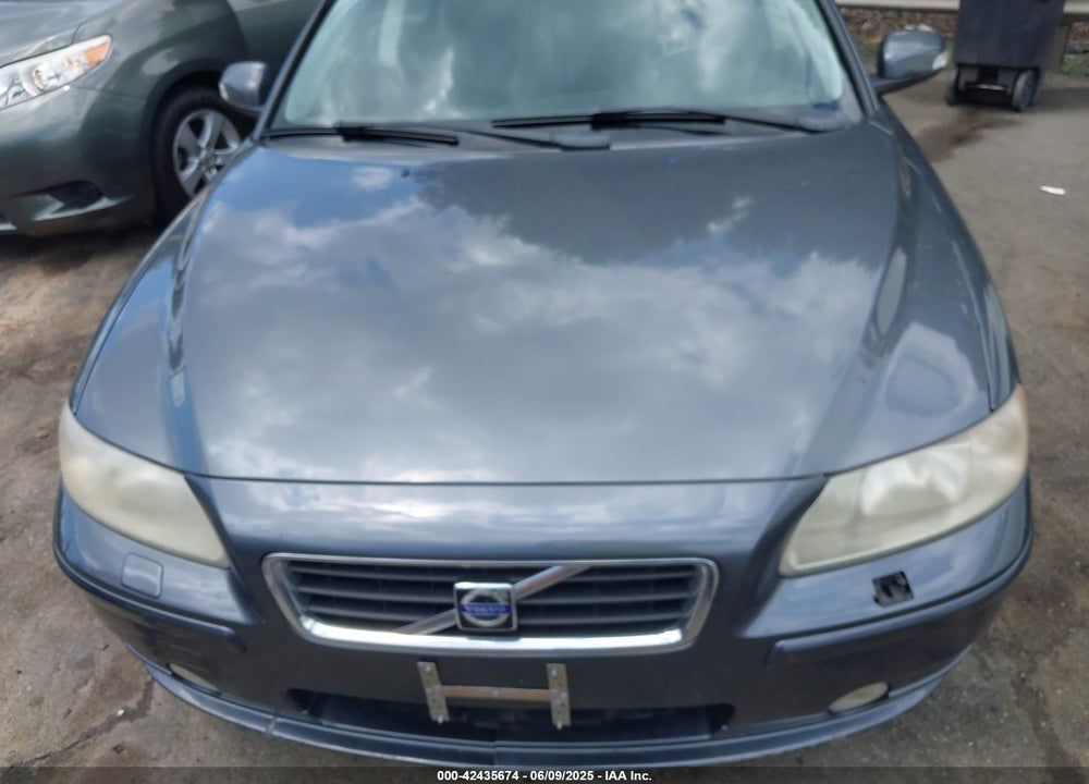 2007 VOLVO S60 2.5T VIN: YV1RS592872602379