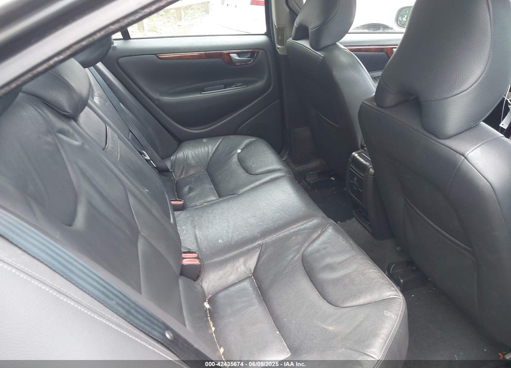2007 VOLVO S60 2.5T VIN: YV1RS592872602379