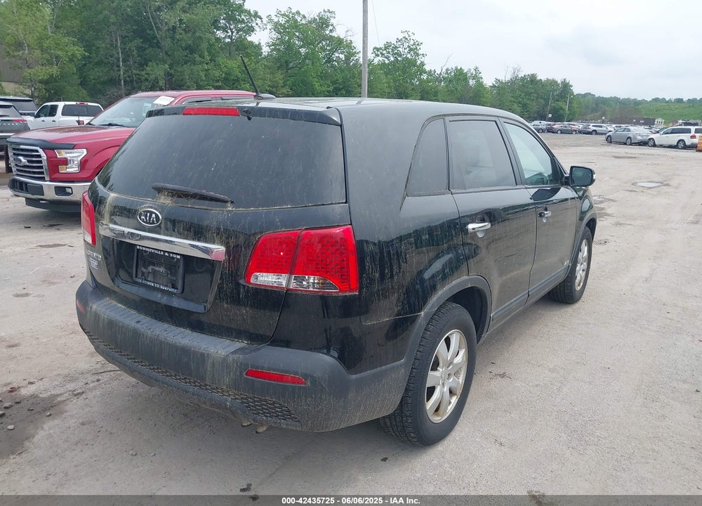 2011 KIA SORENTO VIN: 5XYKTCA13BG187496