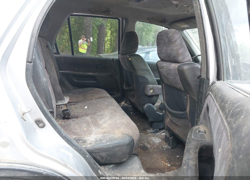 2004 HONDA CR-V LX VIN: JHLRD78464C002841