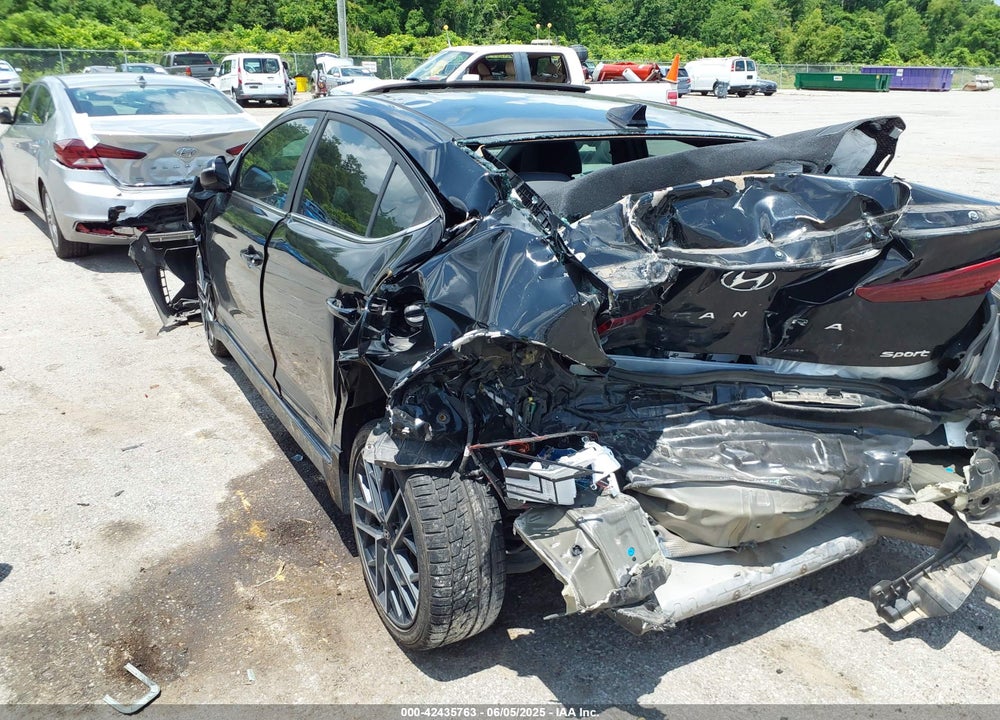 2019 HYUNDAI ELANTRA VIN: KMHD04LB9KU819795