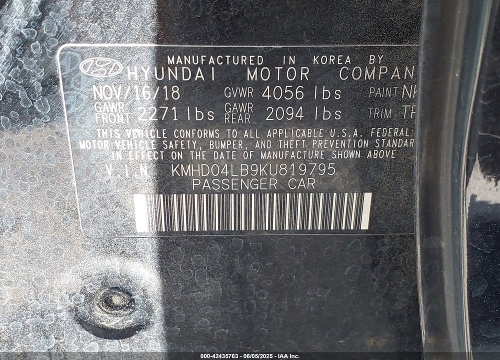 2019 HYUNDAI ELANTRA VIN: KMHD04LB9KU819795