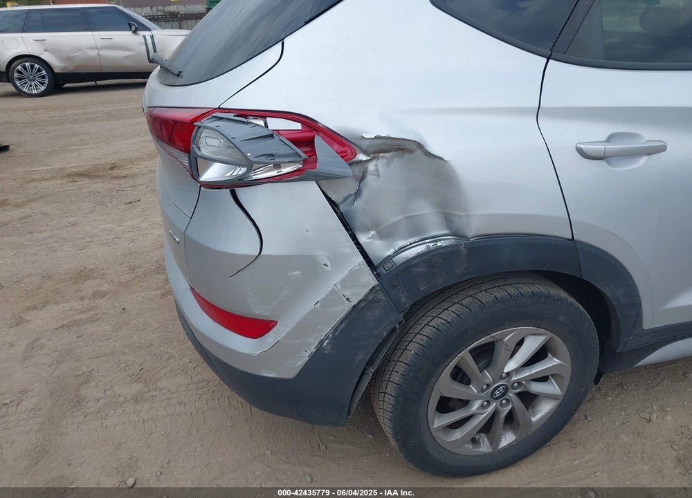 2018 HYUNDAI TUCSON VIN: KM8J3CA41JU717110